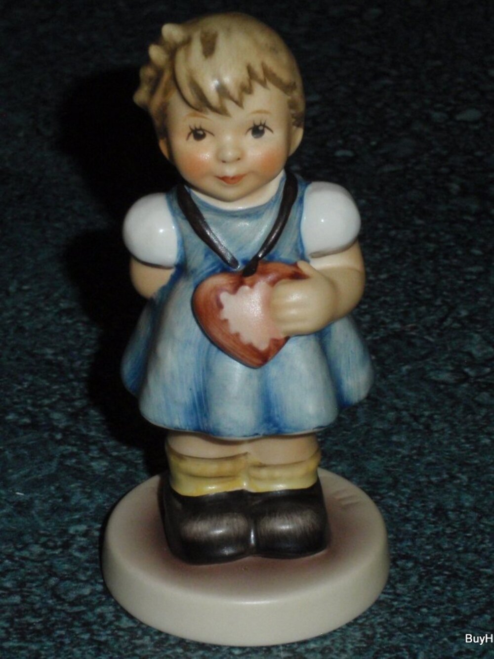 "My Heart's Desire" Goebel Hummel Figurine #2102/A 4/0 TMK8 - Girl With Heart!